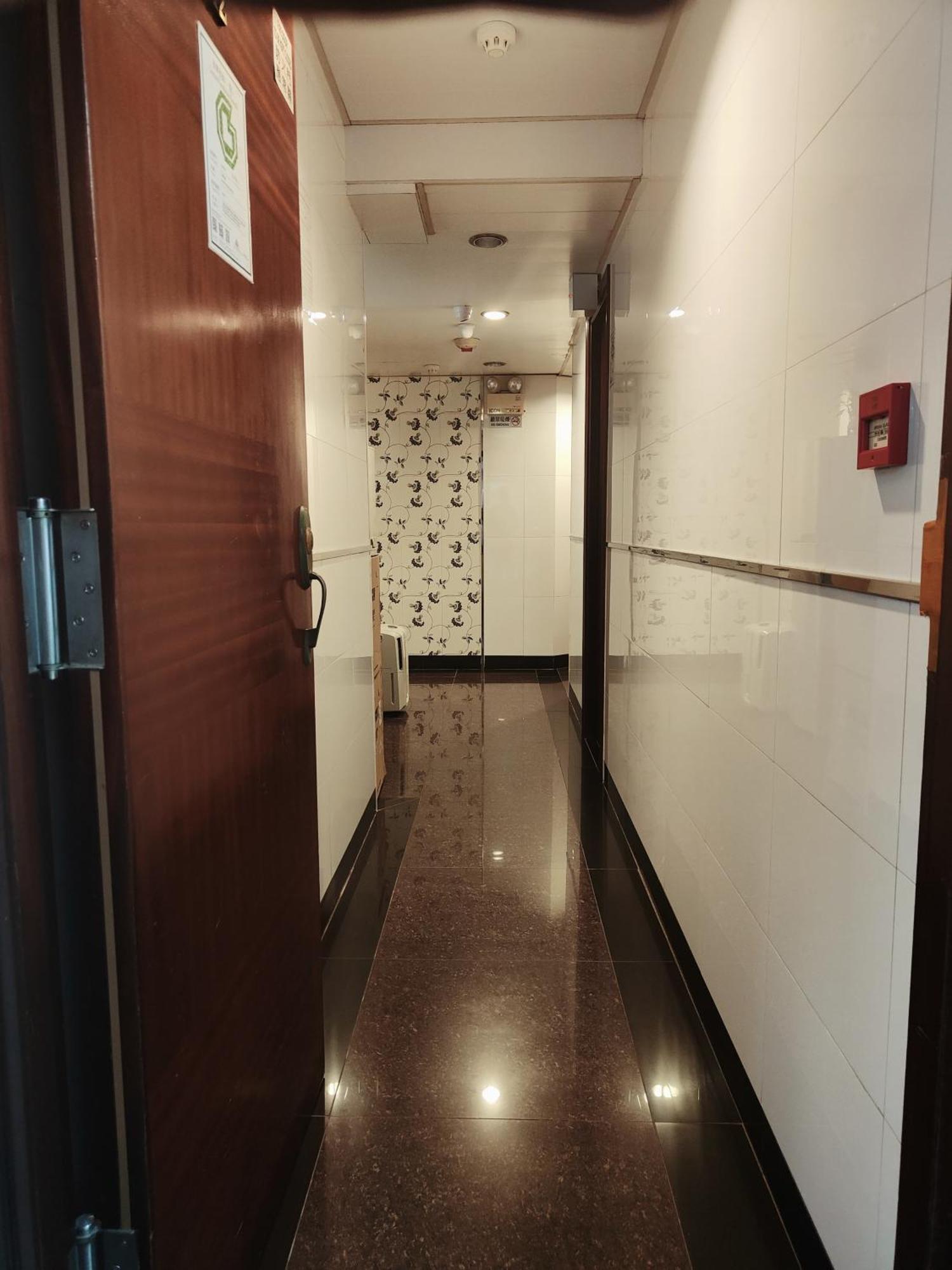 Four Seasons Hostel Хонконг Екстериор снимка